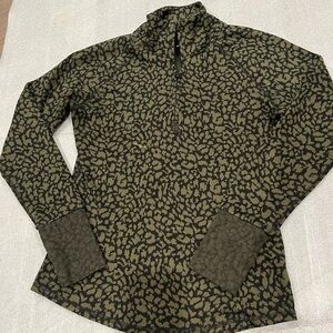 [S]Kavu Olive and Black Jaguar Patterned Pullover 1/4 Zip LS Sweatshirt